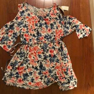 BNWT Maternity cold shoulder top 3XL